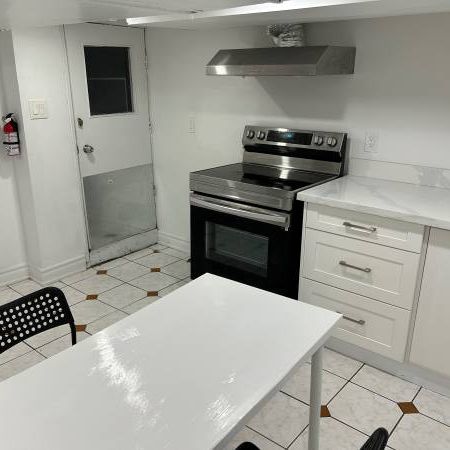 Basement unit for rent - Photo 1