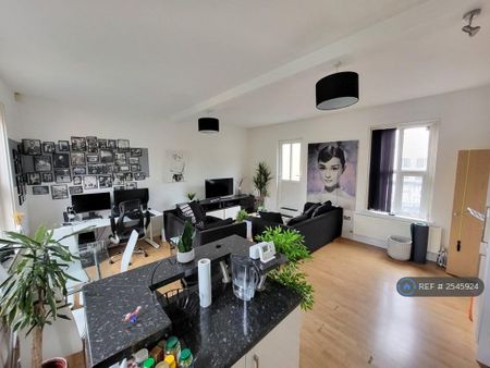1 bedroom flat to rent - Photo 3