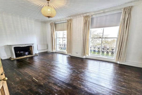 4 bedroom end of terrace house to rent - Photo 1