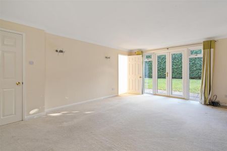 4 bedroom detached house to rent - Photo 4