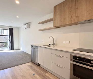 Modern 2-Bedroom Townhouse in Lower Hutt - Photo 1