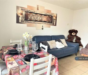 3 bedroom terraced house to rent - Photo 2