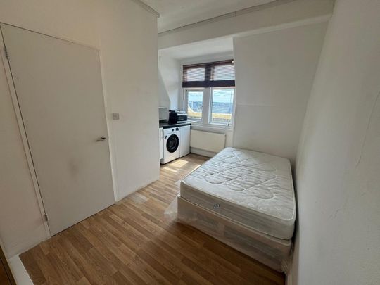 1 Bed Flat, London Road, CR0 - Photo 1