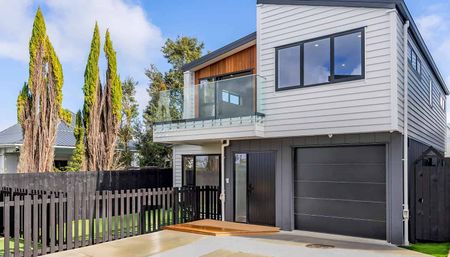 Luxury 4BR Home in Chatswood! - Photo 5