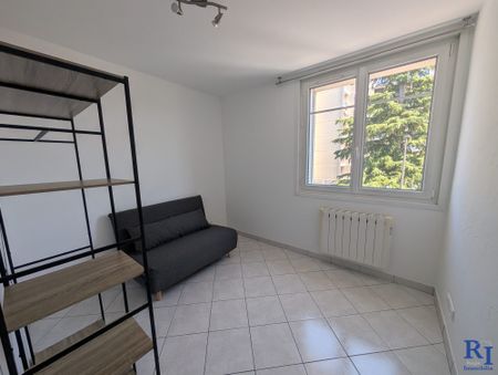 Location Appartement 3 pièces 51m² ST MARTIN D HERES 38400 - Photo 2
