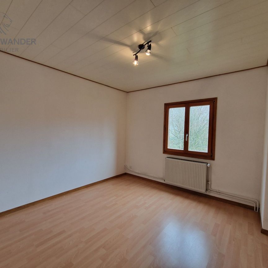 Apartment in a two-family rental house - Photo 1