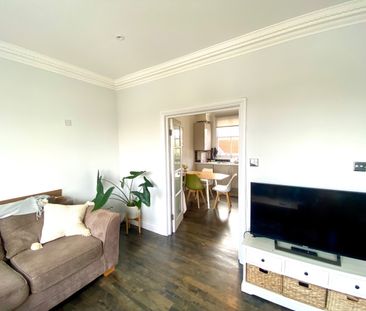 2 Bed Flat, Mayford Road, SW12 - Photo 2