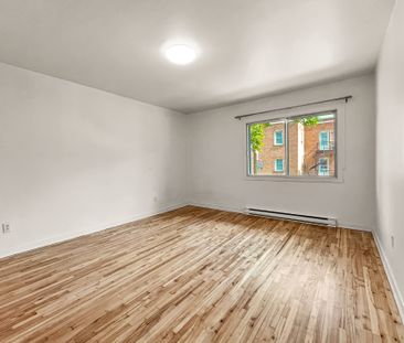 3315 Av. Maréchal #2 - Photo 6