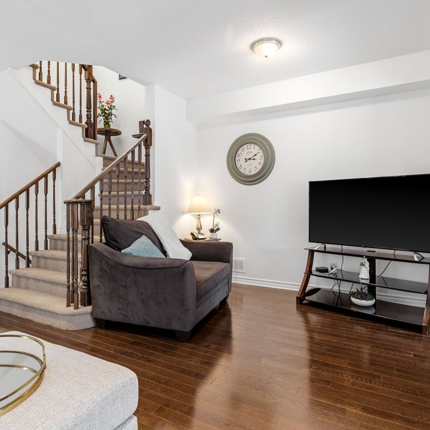 For Lease - 285 Kinghaven Crescent, Kanata, Ontario - Photo 1