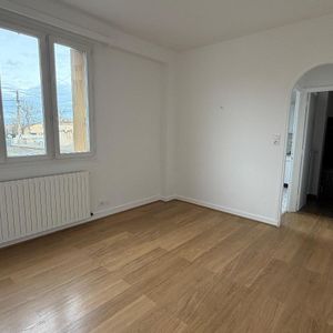 Location Appartement 1 pièce 24m² CLERMONT FERRAND 63000 - Photo 2
