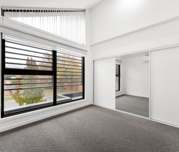 Beautiful Style, Convenience, and Privacy - Photo 5