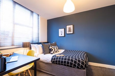 5 bedroom terraced house to rent - Photo 4