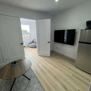 1 Chambre Meublé – Ellendale Ave - Photo 3