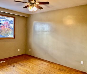 For Lease - 42 Scarboro Crescent, Toronto, Ontario - Photo 1