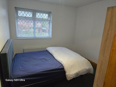 Room in a Shared House, Hadley Avenue, M13 - Photo 4