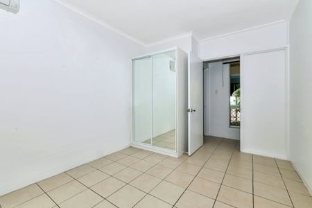 FAMILY HOME WITH LARGE YARD - Photo 3