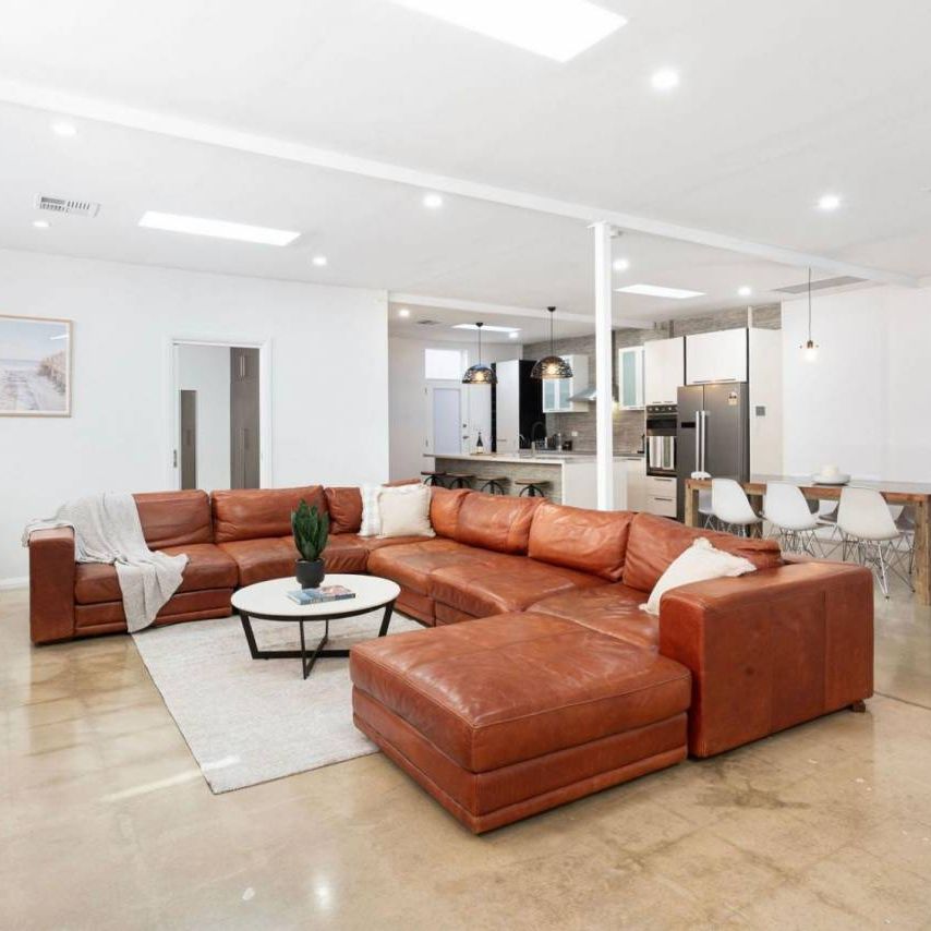 Fully Furnished - Industrial Style City Residence - Photo 1