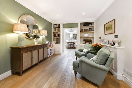 Charming house in the heart of Chelsea benefiting from open-plan living space, a garden and is moments from the Kings Road and Chelsea Green. - Photo 3