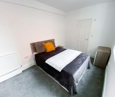 Room 2, 39 Mansfield Road - Photo 3