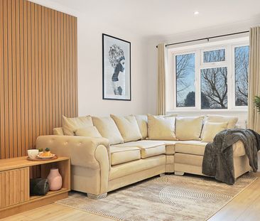 4 Bed Semi-Detached House, Barnsdale Road, RG2 - Photo 2