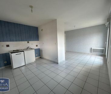 Location Appartement 2 pièces 40m² ST AMAND MONTROND 18200 - Photo 3