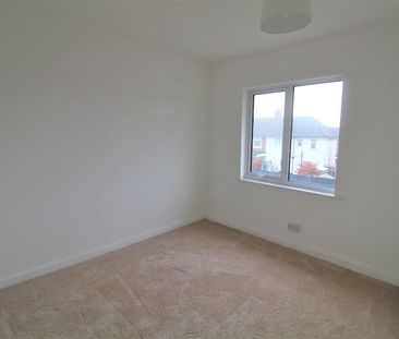 3 bedroom Town house to let - Photo 2