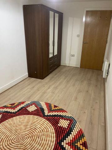 2 Bed Flat, Regal Court, B15 - Photo 5