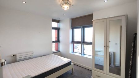 2 bed flat to rent - Photo 4