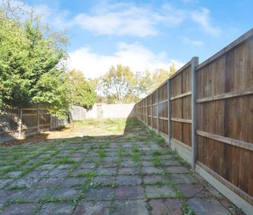 3 bedroom end of terrace house to rent - Photo 5