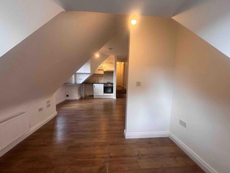 Studio to rent - Photo 3