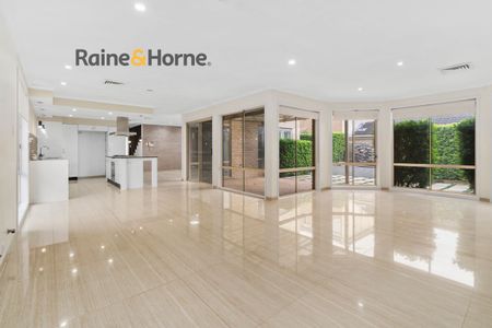 BEAUTIFUL FAMILY HOME!! - Photo 5