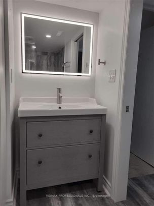 For Lease - 15 Ridge Drive, Oakville, Ontario - Photo 1