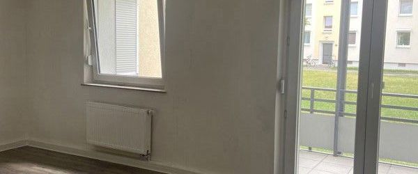 Tolle 3 Zimmerwohnung mit Balkon und Garten sucht Sie! - Photo 1