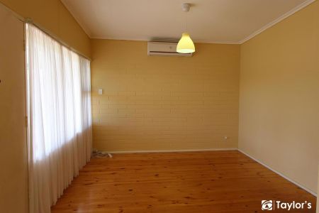 SPACIOUS FAMILY HOME WITH MULTIPLE LIVING AREAS & GREAT OUTDOOR SPACE - Photo 3