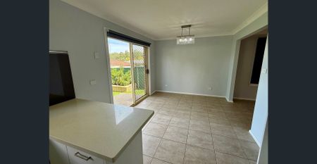 FRESHLY RENOVATED 3 BEDROOM TOWNHOUSE!! - Photo 2