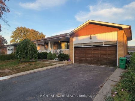 Detached Home For Lease | W8123102 - Photo 3