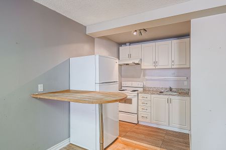For Lease - 650A Queen Street Unit# 2, Toronto, Ontario - Photo 3