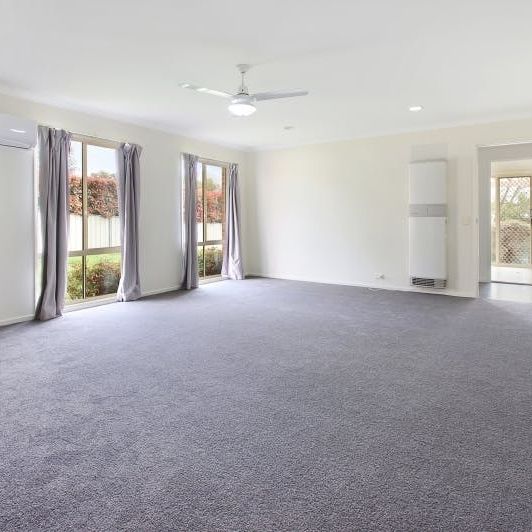 Spacious 3-Bedroom Family Home for Rent - Photo 1