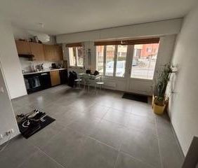 Appartement de 2 pièces au rez-de-chaussée dans un quartier calme - Foto 2