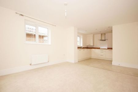 1 bedroom ground floor flat to rent - Photo 2