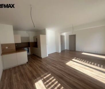 Pronájem bytu 2+KK v Rezidenci Litava s parkovacím stáním ve Slavko... - Photo 6