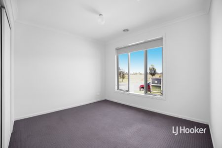 16 Wolin Drive, Tarneit VIC, Belconnen - Photo 2