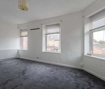 3 bedroom end of terrace house to rent - Photo 5