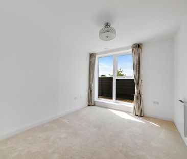 2 bedroom retirement property to rent - Photo 3
