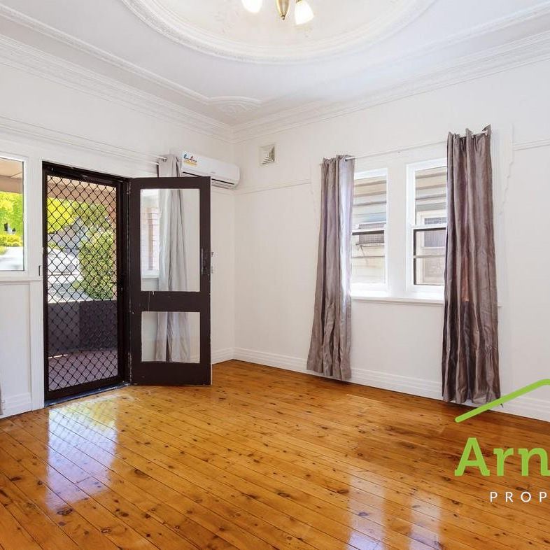 Classic 4 Bedroom Waratah cottage - Photo 1