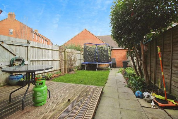 3 bedroom terraced house to rent - Photo 1