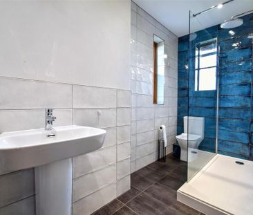 3 bedroom semi-detached house to rent - Photo 5