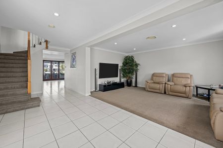 15 Middle Quay Drive, Biggera Waters QLD 4216 - House For Rent | Domain - Photo 2