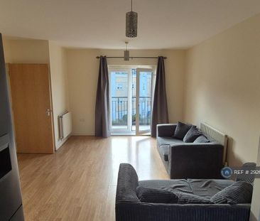 2 bedroom flat to rent - Photo 2