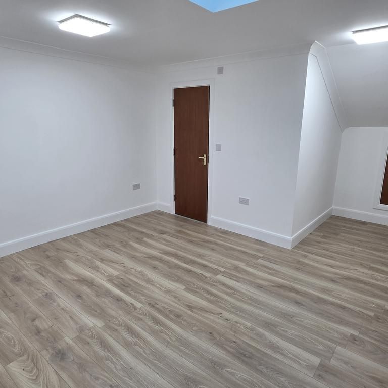 3 bedroom flat to rent - Photo 1